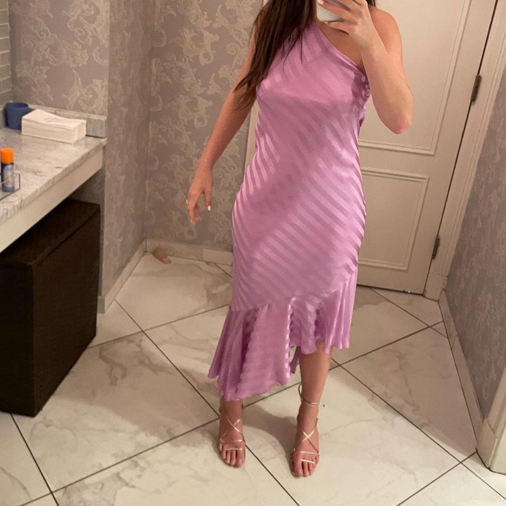 ONE SHOULDER RUFFLED DRESS - LILAC - Picture 6 of 6